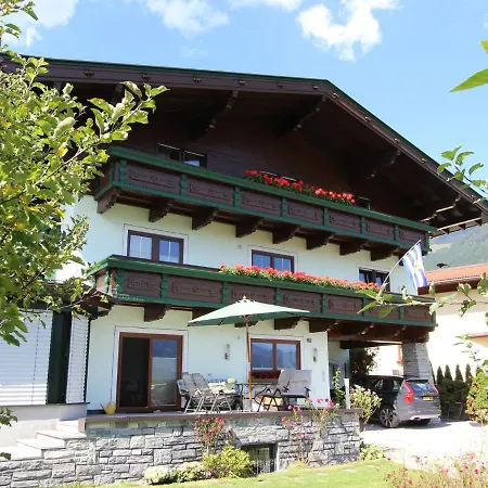 Apartment Large Mountain View Apartment In Piesendorf Walchen Salzburgerland With Balcony